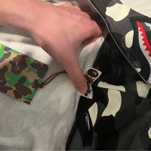 BAPE city camo shark hoodie - Picture 3 of 5